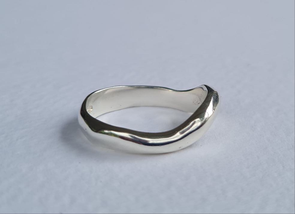 Fluid Arc Ring