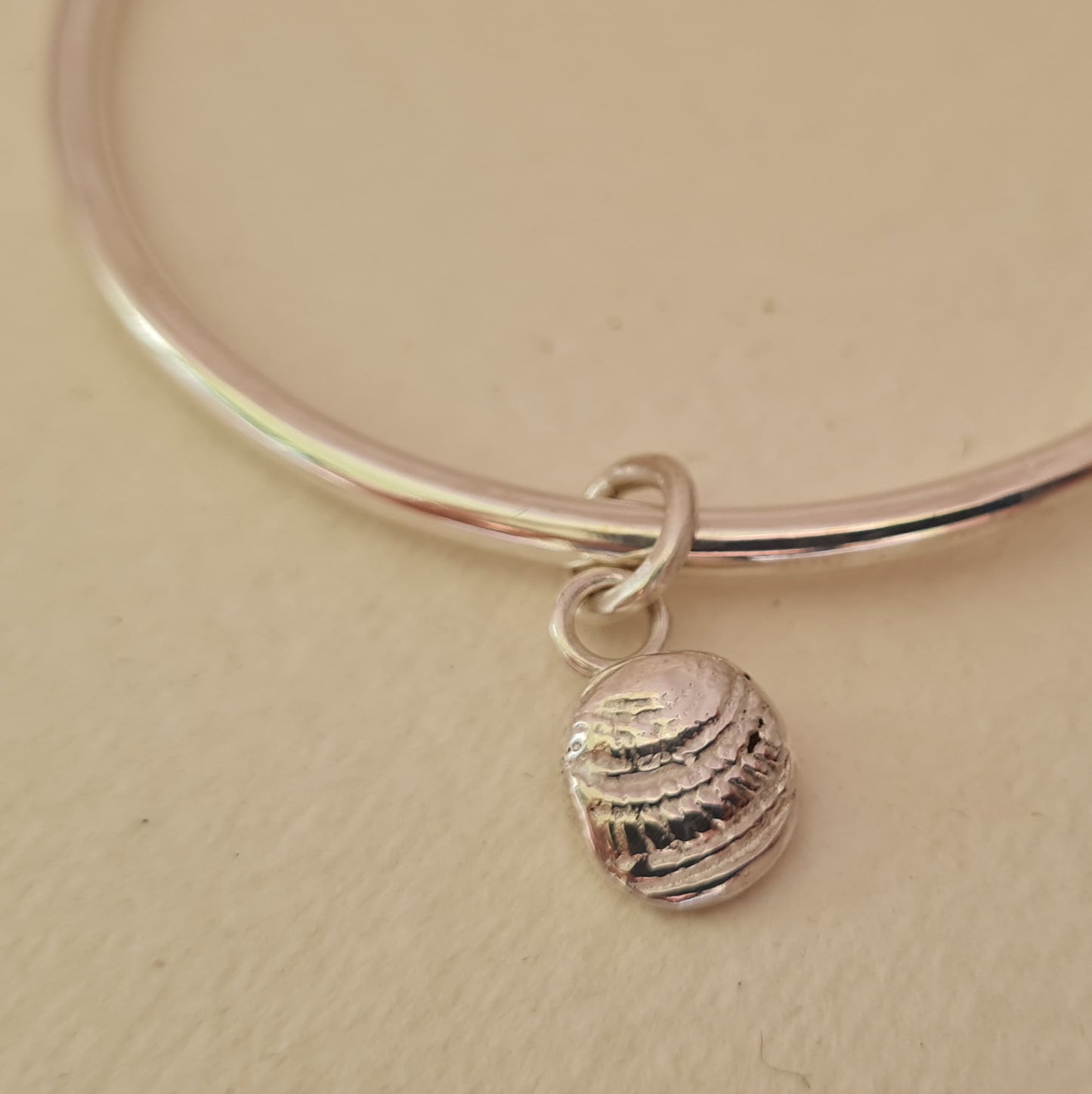 Sundial Shell Charm Bold Bangle